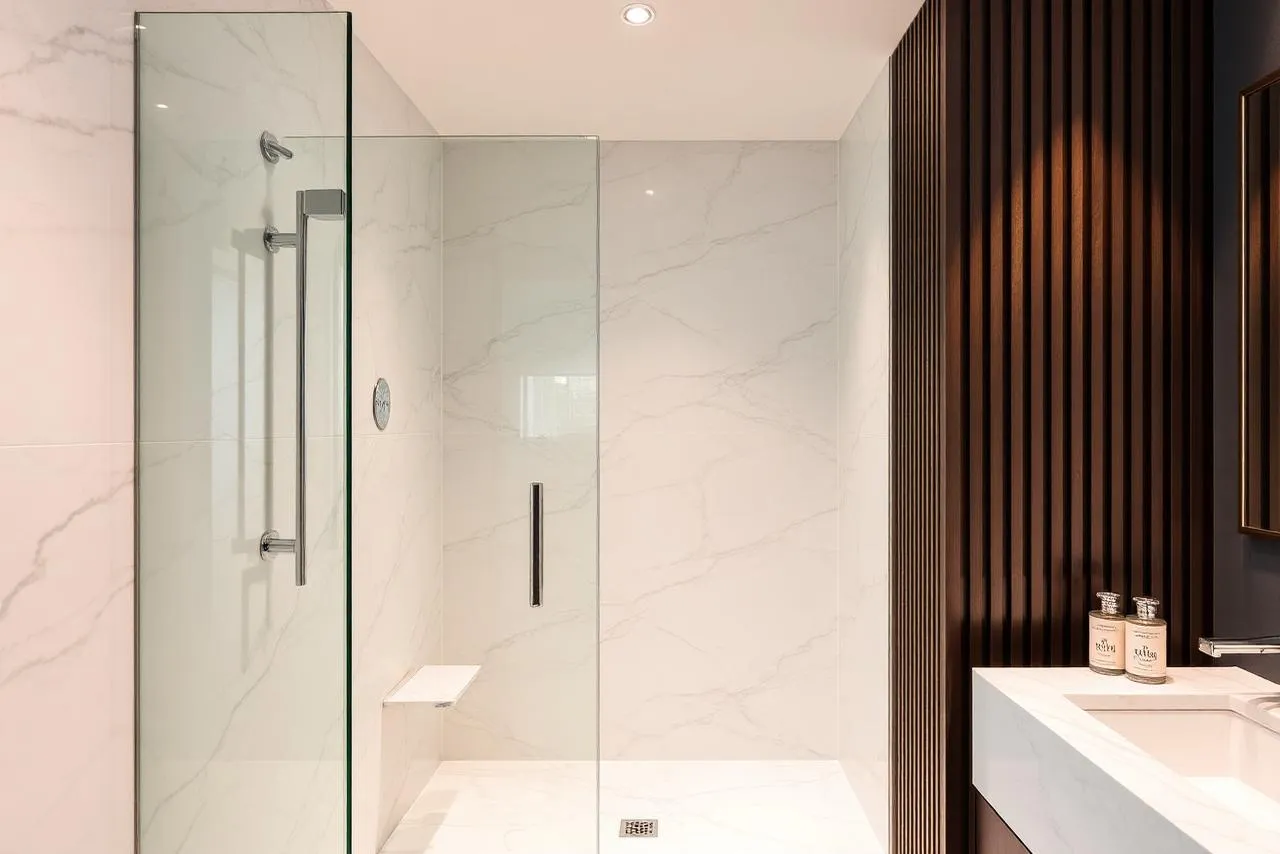 Luxe badkamerrenovatie door LETH in regio Gent